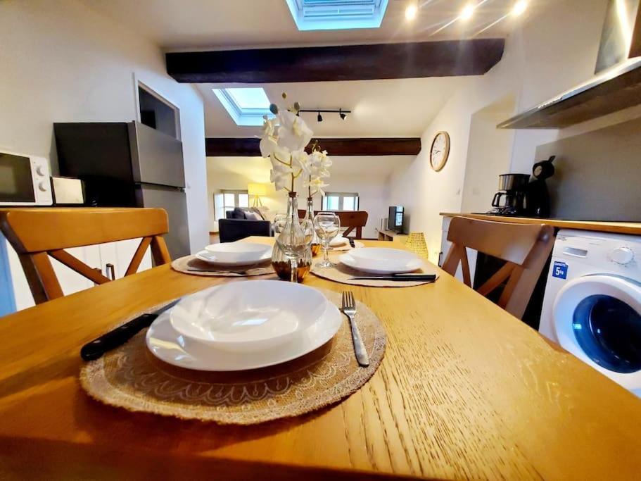 Appartement Chaleureux Au Pied De La Cite Avec Parking カルカソンヌ エクステリア 写真